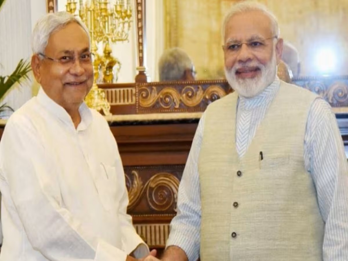नीतीश कुमार ने देश की एकता और आर्थिक -सामाजिक विकास की ख़ातिर मोदी का साथ देना ज़रूरी समझा , ठुकरा दिया उप प्रधानमंत्री का पद