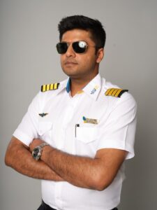कैप्टन प्रतीक अग्रवाल भारत की अनुसूचित एयरलाइन में वरिष्ठ ऑपरेशनल नेतृत्व पद संभालने वाले सबसे युवा पेशेवरों में शामिल हैं