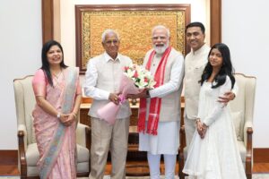 मुख्यमंत्री डॉ. प्रमोद सावंत ने अपने परिवार के साथ 'सेवा तीर्थ' में प्रधानमंत्री नरेंद्र मोदी जी से भेंट की