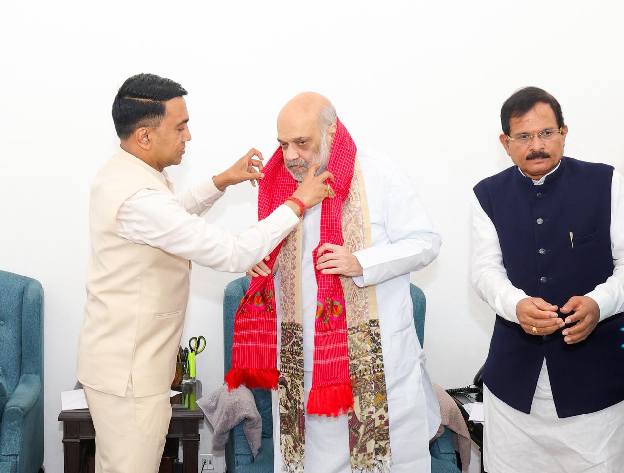 ST आरक्षण लागू करने पर चर्चा