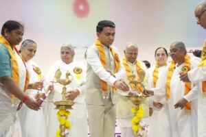 ज्ञान सरोवर में शांतिपूर्ण समाज के लिए राजनीति में आध्यात्मिकता का आयोजन